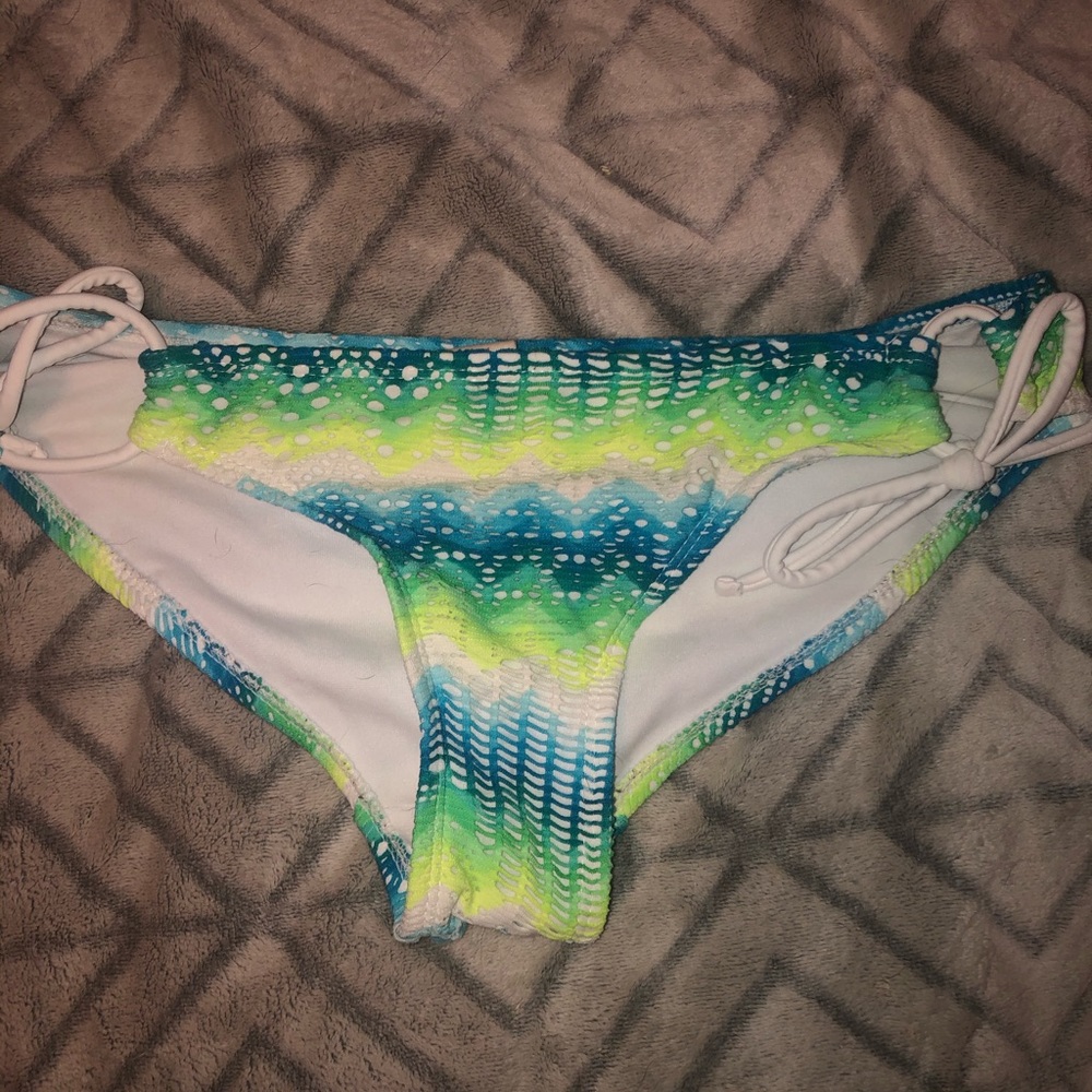 Bikini bottoms